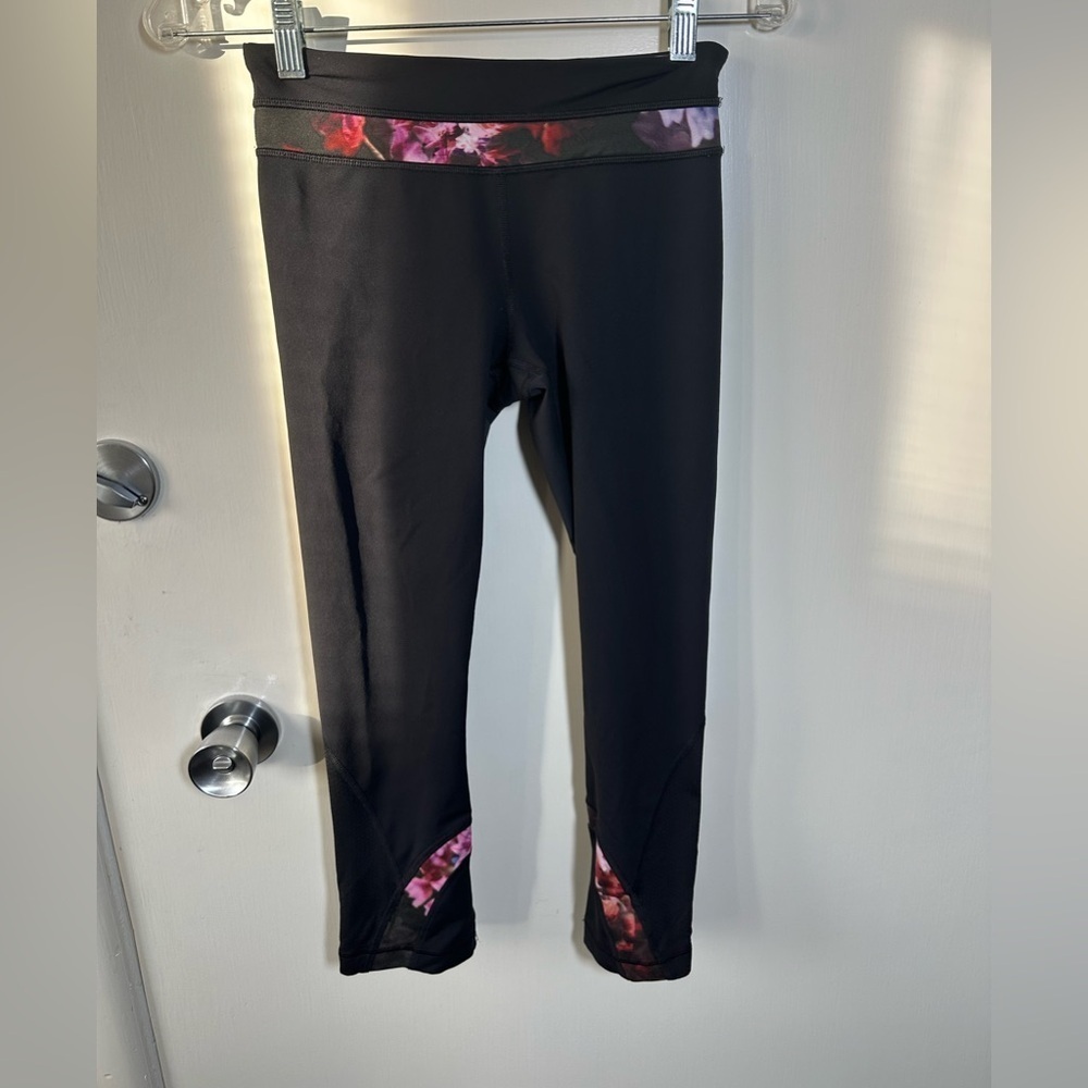 lululemon athletica women Black Leggings with Floral Accents